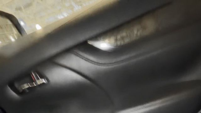 04.06 08063839 Toyota Alphard.MOV