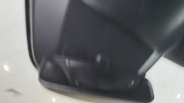 15.06 P4298286 Mercedes V.MOV