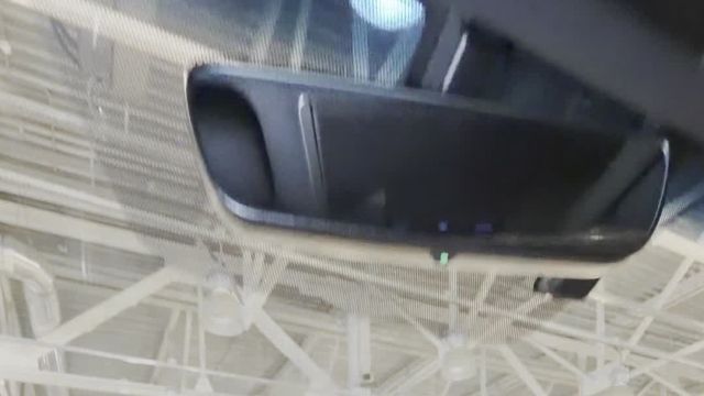 09.07 031599 Toyota Land Cruiser 300.MOV