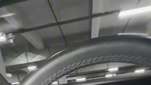 04.08 L004667 Mercedes-Benz E.MOV