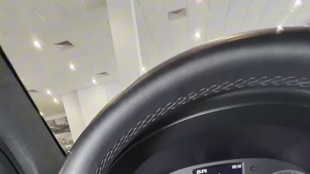 12.08 5L002710 Mercedes-Benz GLC 200.MOV