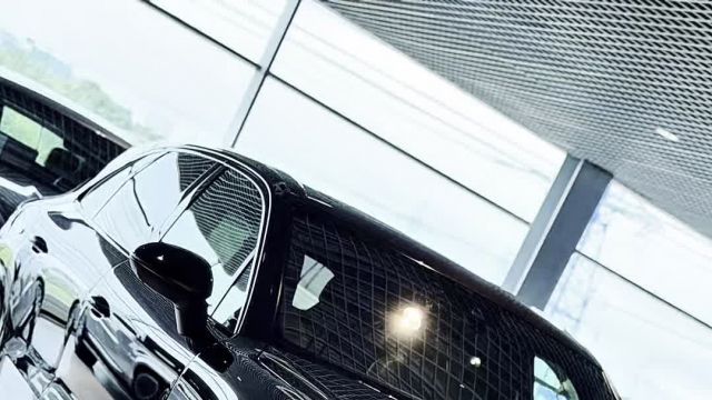27.08 DA04929 Porsche Cayenne.MOV
