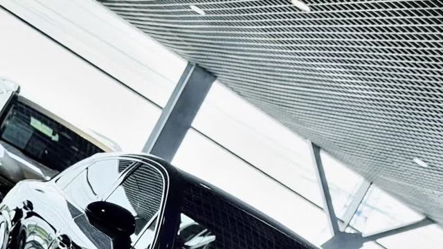 27.08 DA51582 Porsche Cayenne Coupe I.MOV