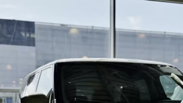 10.09 JA510127  Range Rover HSE.MOV