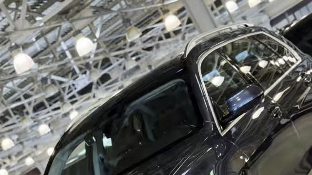 11.09 L9D56271 BMW X7.MOV