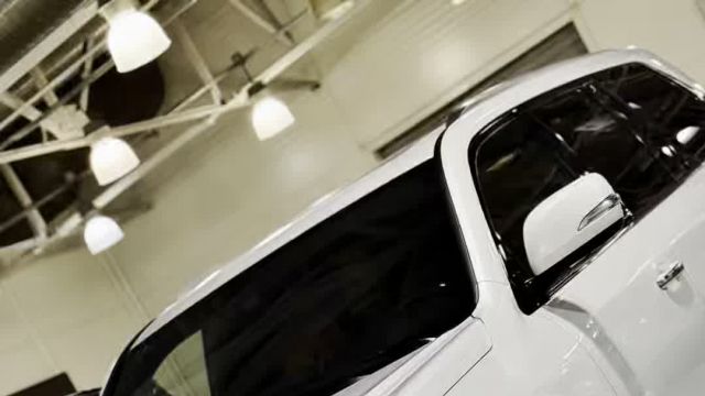 15.10 4268954 Lexus LX 570.MOV